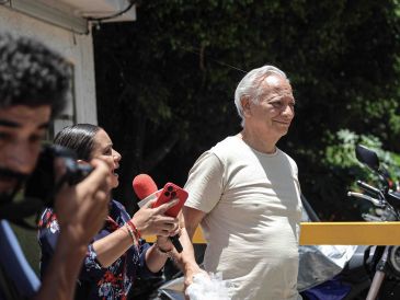 Víctor Rodríguez Padilla, exdirector de Pemex, a su salida del Centro Estatal de Reinserción Social Morelos después de la audiencia en la que se dictó la continuación de su proceso en libertad. SUN/G. Pano