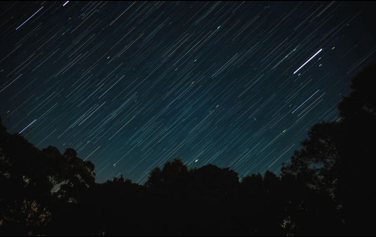 Los expertos recomiendan alejarse de las zonas urbanas para disfrutar con mayor claridad de este espectáculo astronómico. PEXELS