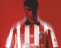El factor nostalgia juega un papel crucial en la aceptación de este nuevo jersey. Tiendas Chivas
