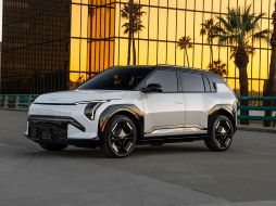 La firma surcoreana presentó su nuevo vehículo eléctrico con una propuesta enfocada en autonomía, innovación y practicidad para el uso diario. KIA