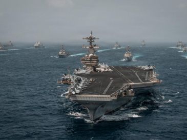 Fotografía difundida por el Centcom de buques de guerra de la Armada de EU desplegados en Medio Oriente. EFE/Cetcom