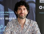 El cantautor compartió detalles sobre Timbiriche y su pasión por el teatro musical. AFP