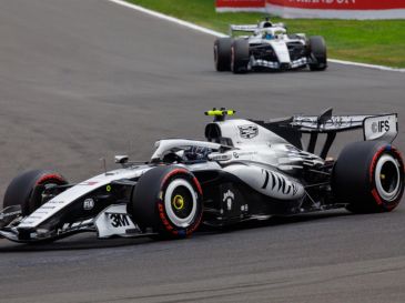 Sergio Pérez explicó que una falla en el despliegue de energía de su Cadillac condicionó su clasificación para el Gran Premio de Bélgica de F1. EFE / O. Matthys