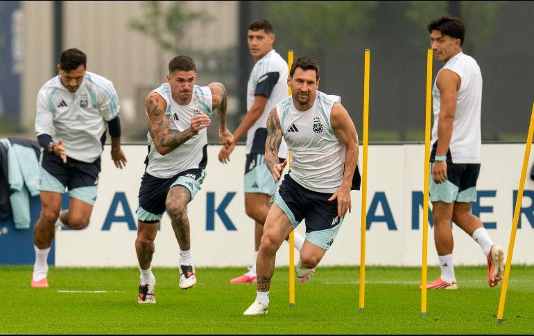 La selección Argentina durante su entrenamiento en el Columbia Park Training Facility antes de la final del Mundial contra España. EFE/A. Colmenares