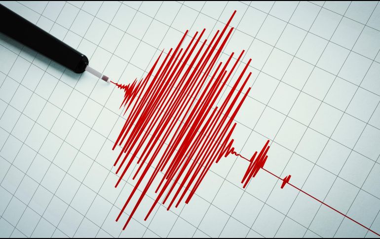 Viviendas de adobe colapsaron tras el sismo de magnitud 5.1 que dejó cinco fallecidos en la región peruana de Junín. ESPECIAL / CANVA
