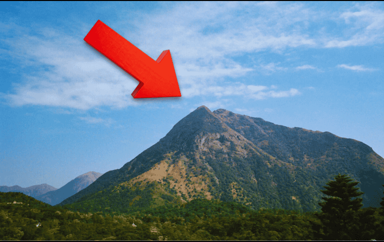 La mayoría de los 600 cráteres mencionados por expertos son volcanes monogenéticos. Esto significa que nacieron, hicieron erupción una sola vez y se apagaron para siempre, integrándose al paisaje. ESPECIAL / CANVA