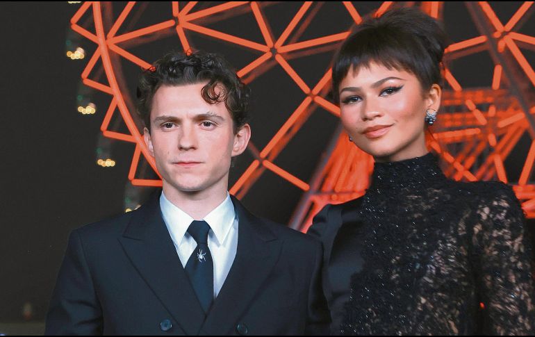 Tom Holland y Zendaya posan desde Aztlán Parque Urbano, donde proyectaron la cinta “Spider-Man: Un nuevo día”. EFE