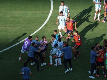 Según detalla un análisis del medio deportivo español Sport, el Código Disciplinario establece sanciones contundentes para estos escenarios de conflicto. AFP / Pat Isaacs, MI News, NurPhoto