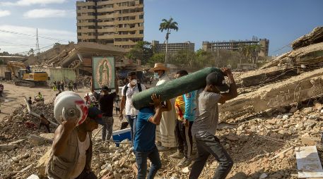 Familiares de personas desaparecidas podrán acudir a un centro especializado para aportar muestras que ayuden en el proceso de identificación forense. EFE/ M. Gutiérrez