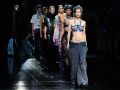 Jesús de la Garsa presentó una colección que busca vestir a distintas generaciones y romper con las fórmulas tradicionales dentro de la moda de autor. EL INFORMADOR/J. Acosta