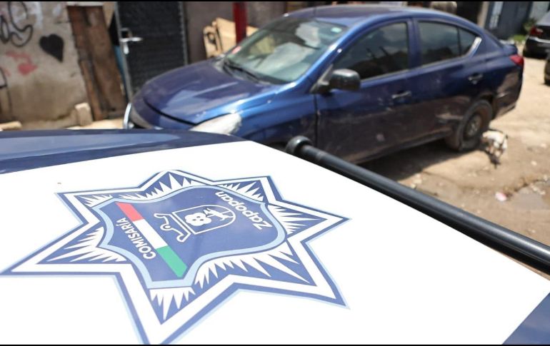 La captura de los dos presuntos ladrones de autos culminó en el cruce de la calle Nogal y Volcán Fujiyama. ESPECIAL