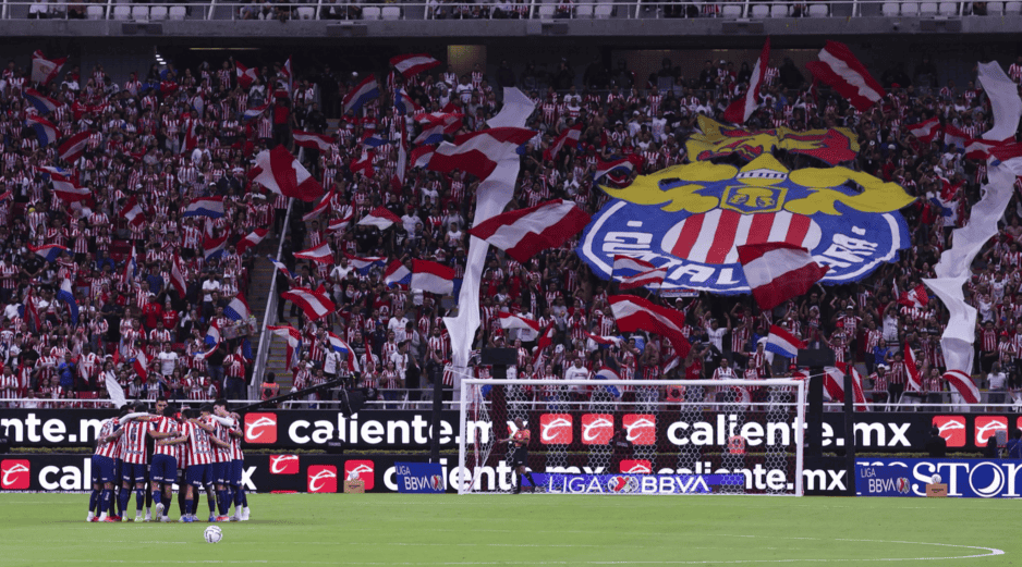 Chivas agotó la totalidad de los abonos disponibles para la temporada 2026-2027. X/@Chivas