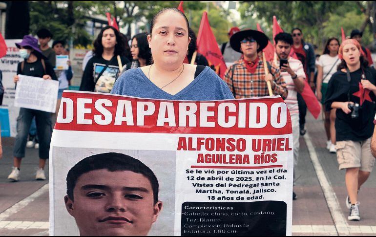 Familias de personas desaparecidas exigen investigaciones oportunas y acciones para frenar el reclutamiento de adolescentes por grupos criminales. AFP