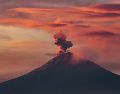 Emisión continua de vapor y gases en el volcán Popocatépetl, bajo permanente monitoreo del Cenapred en Amarillo Fase 2. NTX / ARCHIVO