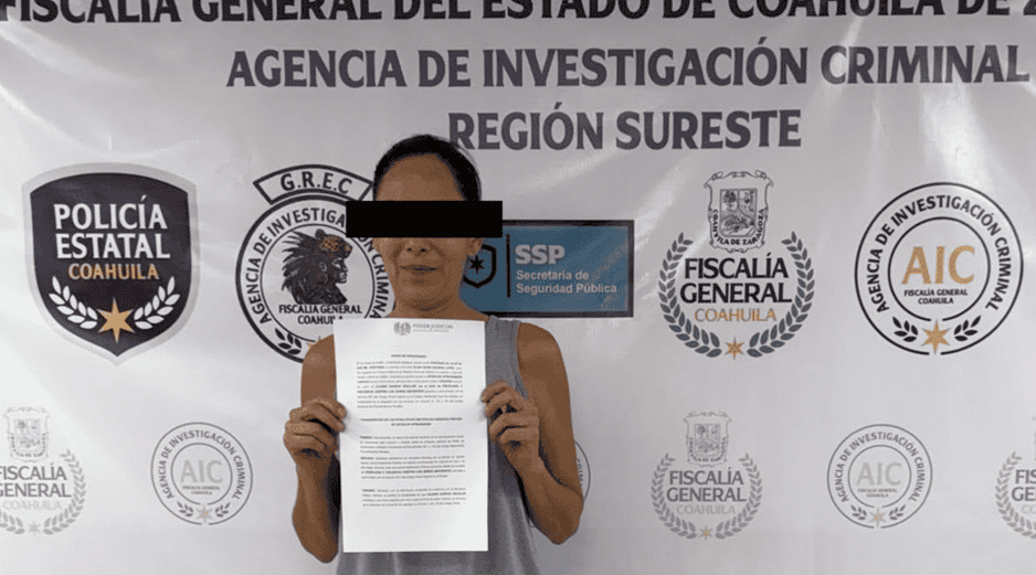 Vecinos del sector intervinieron para frenar la agresión al animal. ESPECIAL / FISCALÍA GENERAL DEL ESTADO DE COAHUILA