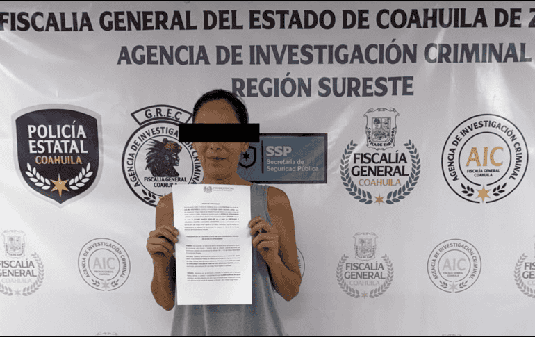 Vecinos del sector intervinieron para frenar la agresión al animal. ESPECIAL / FISCALÍA GENERAL DEL ESTADO DE COAHUILA