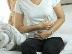 La ciclosporiasis es una infección del tracto intestinal. CANVA