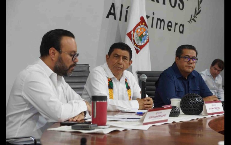En conferencia de prensa el gobernador de Oaxaca, Salomón Jara, aseguró que no solicitará licencia al cargo para garantizar la independencia en la investigación del caso Alejandro Leyva. SUN/E. Hernández