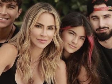Violeta destacó que su hermano Mauro siempre trazó su propio camino, totalmente alejado de la fama de Aylín Mujica, su mamá. INSTAGRAM