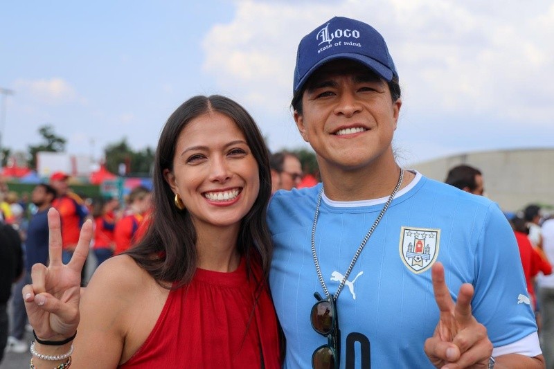 Paloma Cinco y Cristo Fernández disfrutando del Mundial 2026. EL INFORMADOR / A. Navarro&nbsp;