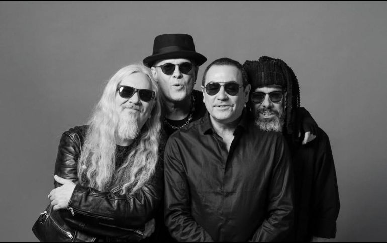 Alex Otaola anunció su salida de Cuca durante el concierto por el 36 aniversario de la banda tras 12 años como guitarrista. ESPECIAL.