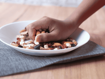Consumidas con moderación y como parte de un estilo de vida saludable, las almendras representan una alternativa nutritiva que puede contribuir a mejorar el control de la glucosa y ofrecer múltiples beneficios para la salud general. CANVA