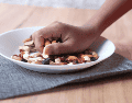 Consumidas con moderación y como parte de un estilo de vida saludable, las almendras representan una alternativa nutritiva que puede contribuir a mejorar el control de la glucosa y ofrecer múltiples beneficios para la salud general. CANVA