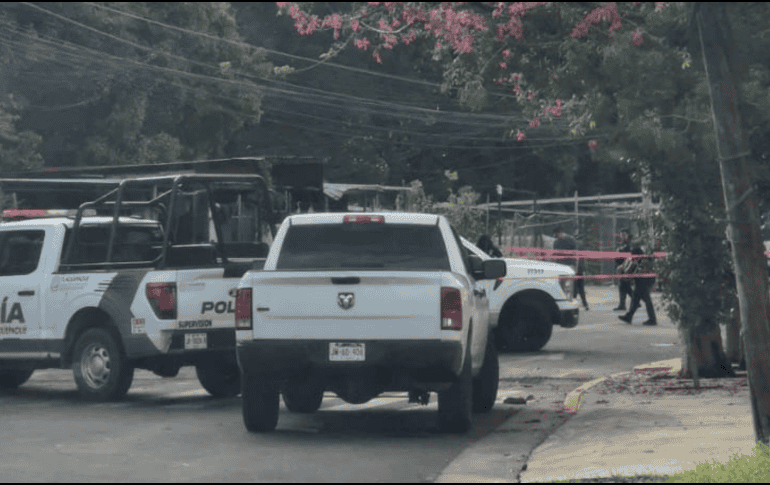 A la llegada de los paramédicos municipales, informan que se trata de los restos de una mujer que estaba dentro de una maleta. EL INFORMADOR / J. ACOSTA