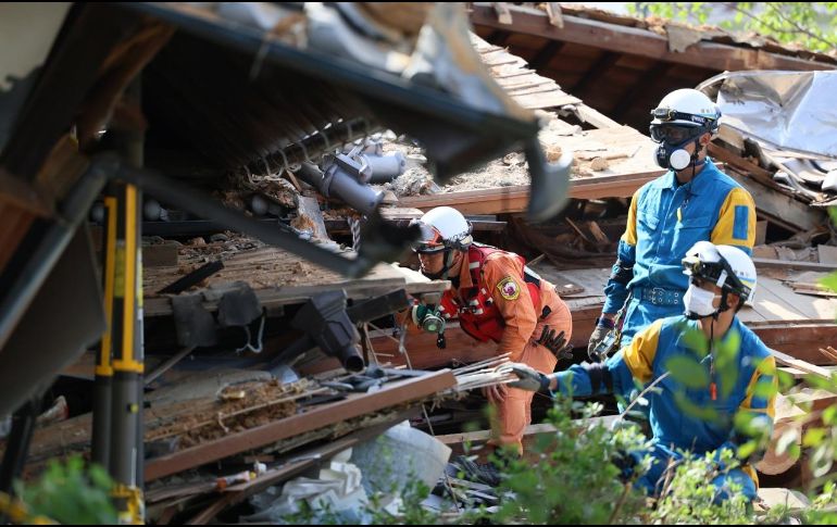 Más de 48 horas después del temblor, las operaciones de búsqueda y rescate de supervivientes continúan. EFE/EPA/JIJI PRESS JAPÓN