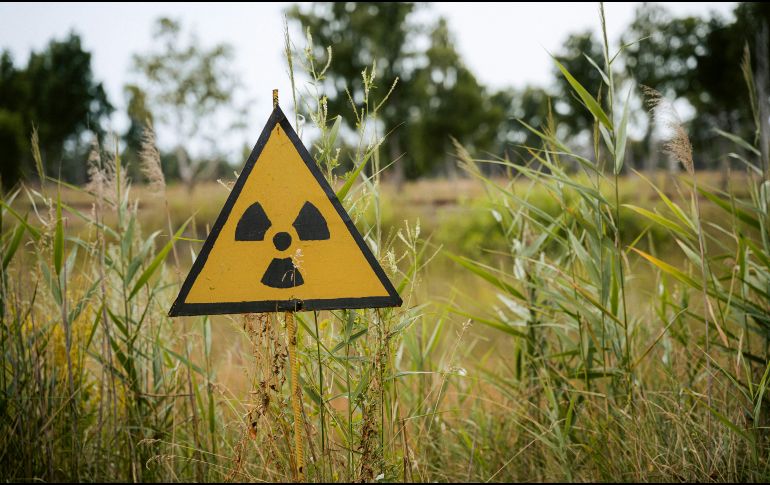 Por otra parte, el OIEA expresó su preocupación por la situación en otras instalaciones nucleares ucranianas, que siguen funcionando, donde los enfrentamientos cercanos con drones y misiles han causado cortes del suministro eléctrico. Unsplash