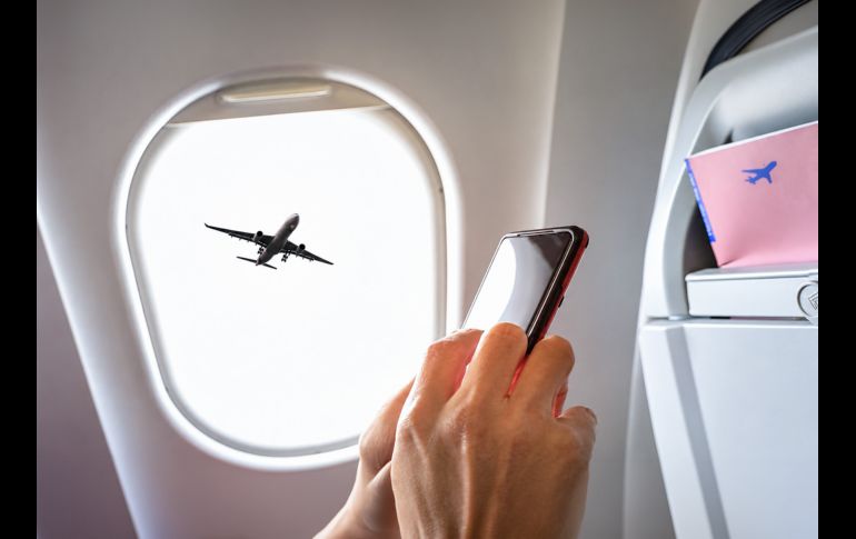 Las ventanillas de un avión no están formadas por un solo cristal. INFORMADOR / UNSPLASH