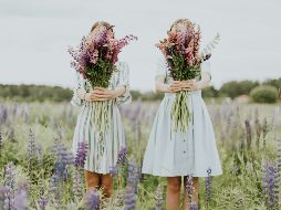 Un lazo inquebrantable: La magia de crecer con una hermana. UNSPLASH