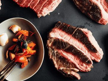 El marmoleo forma parte del músculo y es responsable de gran parte de la experiencia gastronómica que ofrece un rib eye bien preparado. PIXABAY
