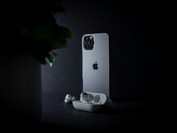 Este drástico aumento ha generado dudas entre los usuarios sobre si vale la pena actualizar sus equipos. Unsplash