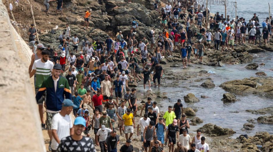 Ante la crisis migratoria registrada en los días anteriores, las autoridades marroquíes rechazaron que exista una sola explicación para la movilización de miles de personas. EFE / ARCHIVO