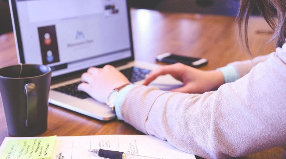 Descubre los precios oficiales, los requisitos del SAT y la SEP, y cómo realizar el proceso en línea de forma segura. ESPECIAL/PIXABAY