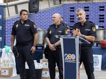 La organización criminal había introducido en España la metanfetamina camuflada en mercancía legal, en concreto, en unas 12 toneladas de aroma líquido de vainilla. EFE / M. Pérez