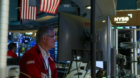 El petróleo de Texas cerró con una subida del 2.75 %, hasta 77.29 dólares el barril, lo que generó aversión al riesgo y ventas de acciones. EFE/S. Yenesel