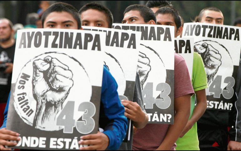 El caso Ayotzinapa vuelve al centro de la agenda tras la detención de Ángel Aguirre. EFE