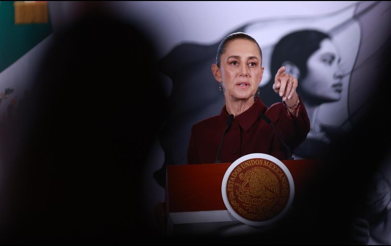 La Jefa del Ejecutivo adelantó que pronto habrá una rueda de prensa para explicar las distintas líneas de investigación, las carpetas abiertas y los avances de la Fiscalía General de la República. EFE/M. Guzmán