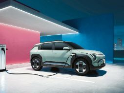 KIA EV3. El nuevo crossover eléctrico de la marca coreana destaca por su diseño futurista, autonomía de hasta 605 kilómetros y fabricación en México. CORTESÍA