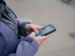Los jóvenes en México reciben en promedio 237 notificaciones diarias en sus dispositivos móviles. UNSPLASH / VALENTIN