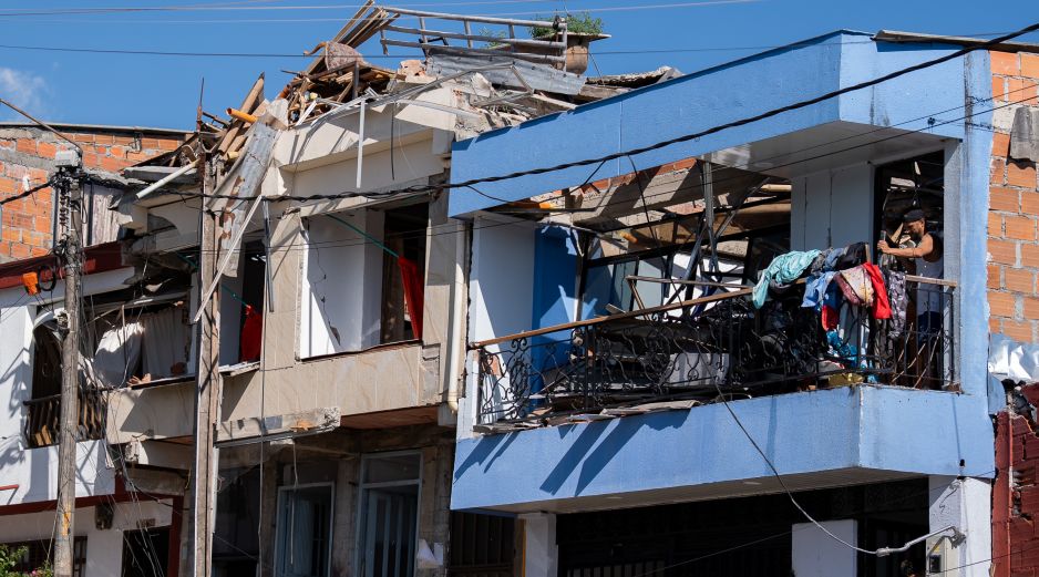 Fotografía que muestra viviendas afectadas luego de un terremoto de magnitud 7.4 este lunes en Pereira, Colombia. EFE/L. Castañeda
