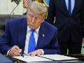 La orden ejecutiva de Trump llega en medio de un repunte de enfermedades prevenibles mediante vacunación como el sarampión. EFE/B. Cash