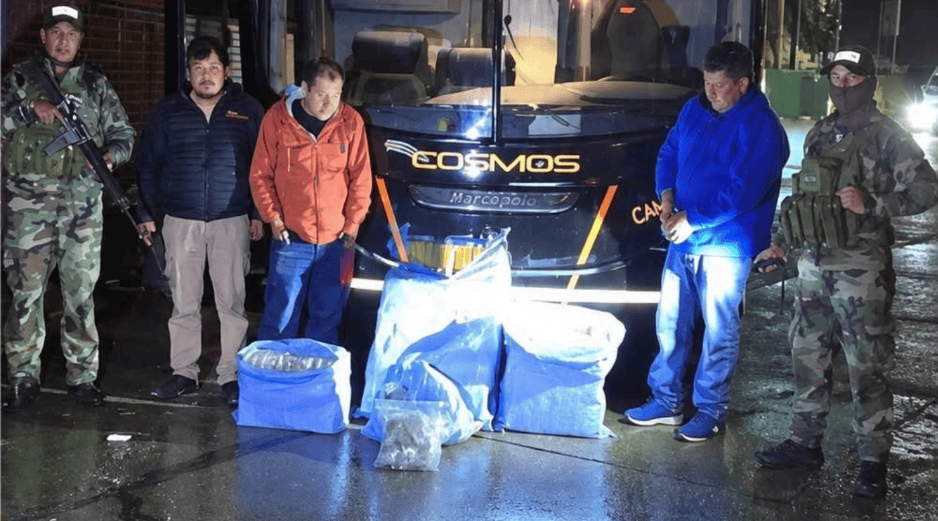 Las autoridades bolivianas continúan investigando el hallazgo de la droga en el autobús que originalmente estaba destinado a su traslado. X / Ataque Futbolero