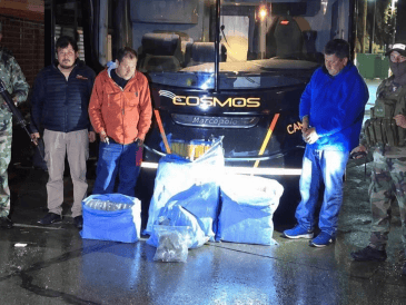 Las autoridades bolivianas continúan investigando el hallazgo de la droga en el autobús que originalmente estaba destinado a su traslado. X / Ataque Futbolero