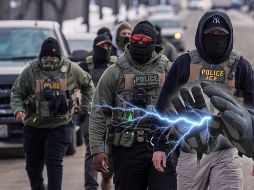 Agentes federales llevan a cabo un operativo migratorio el 5 de febrero de 2026, en las calles de Minneapolis, Minnesota. AP / ARCHIVO