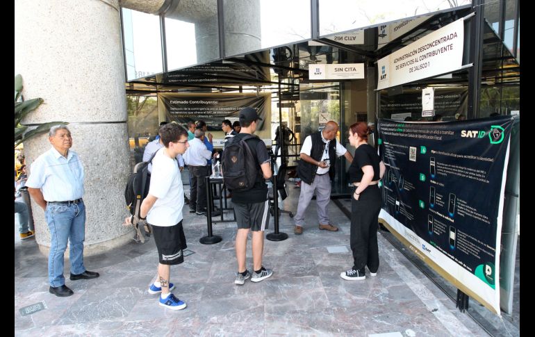 Conoce los requisitos, pasos y perfiles autorizados para tramitar tu RFC en línea sin acudir a las oficinas del SAT. EL INFORMADOR/ARCHIVO