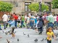 Durante esta temporada, el Centro Histórico de Guadalajara suele llenarse de paseantes. EL INFORMADOR