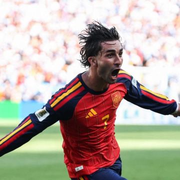 El fichaje de Ferran Torres por el PSG es una nueva etapa para el delantero español y tendrá consecuencias para la plantilla de los dos gigantes europeos. AFP / ARCHIVO